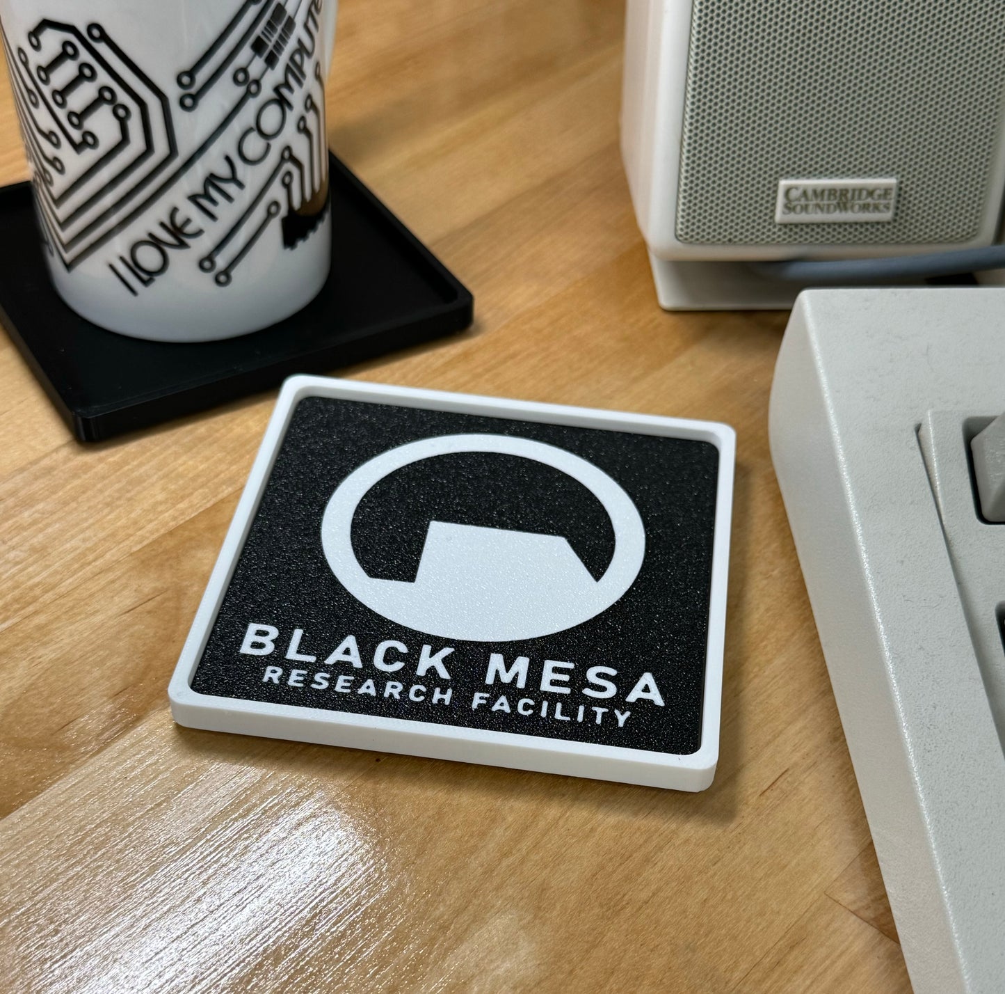 Half-Life > BLACK MESA < Drink Coaster - Black/White w White Border