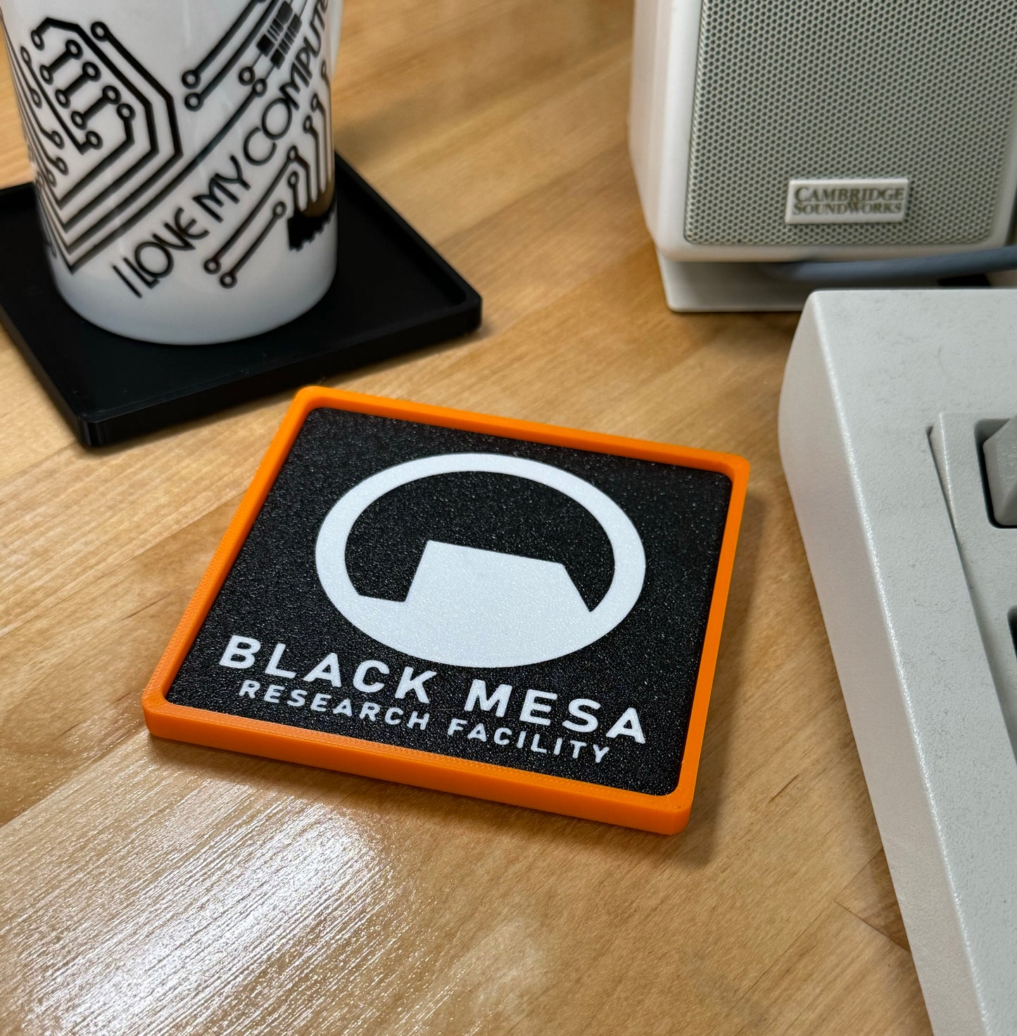 Half-Life > BLACK MESA < Drink Coaster - Black/White w Orange Border
