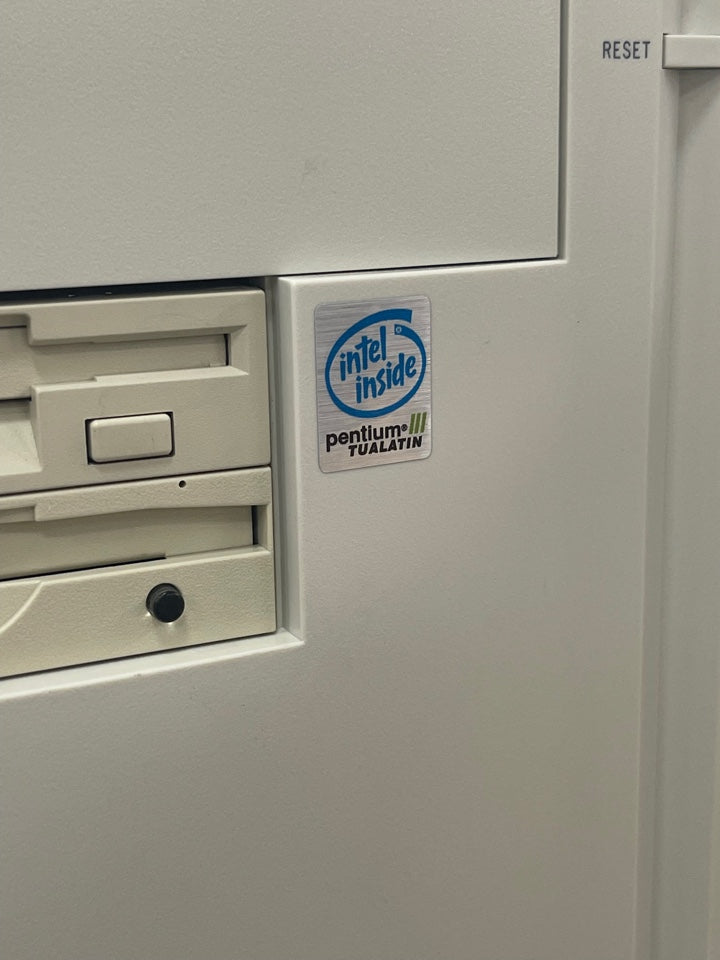 Pentium III Tualatin Case Badge Sticker - Metallic