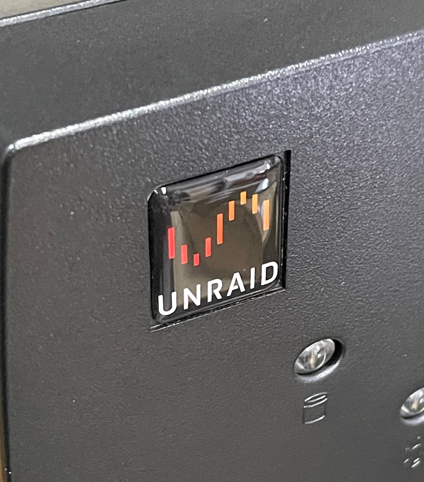 UNRAID Operating System NAS OS Logo Case Badge Sticker - DOMED