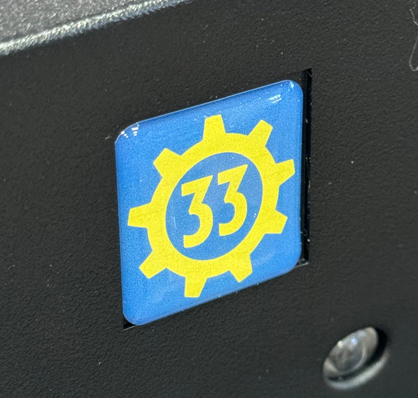 Fallout > Vault 33 < Case Badge Sticker - Dome Blue