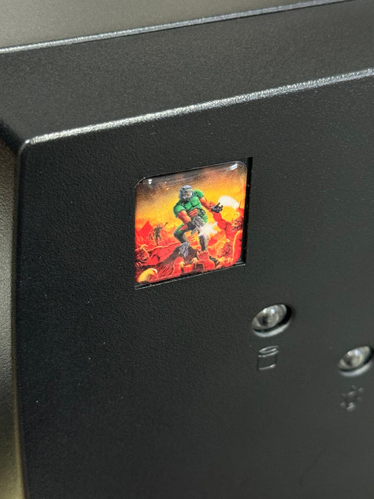 DOOM > DOOM GUY < Box Art Case Badge Sticker - Dome