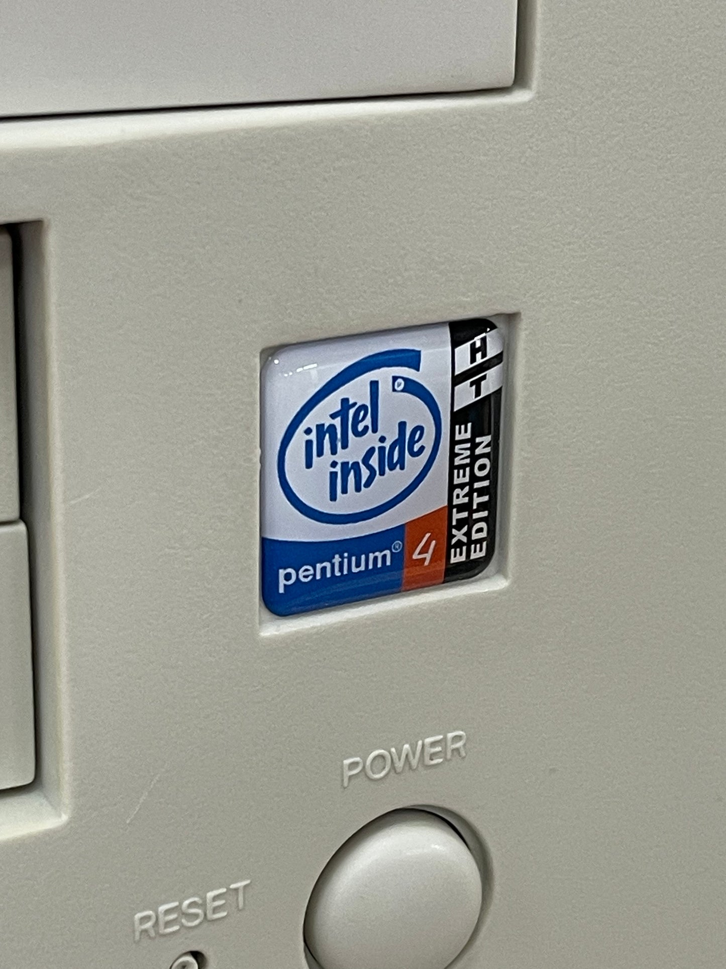 Pentium 4 P4 EE Extreme Edition Case Badge Sticker - DOME