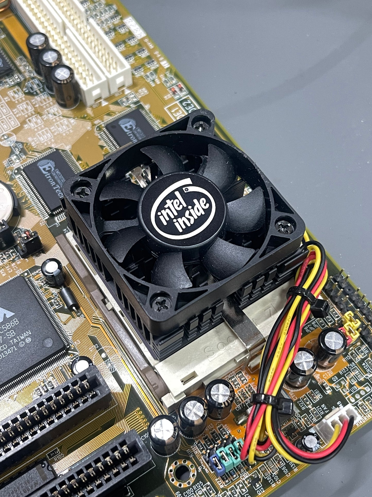 Intel Inside Round Fan Sticker - Black