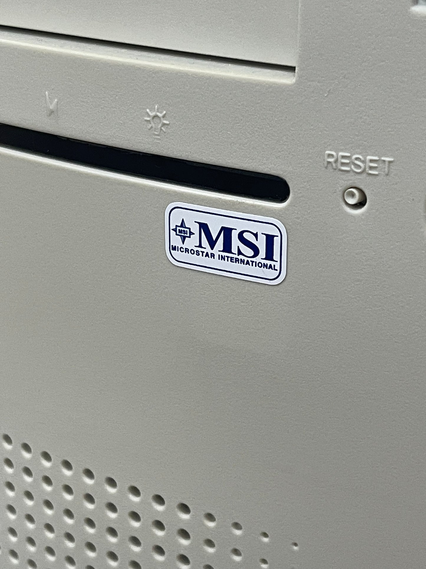 Motherboard > MSI - Microstar International < Case Badge Sticker - White