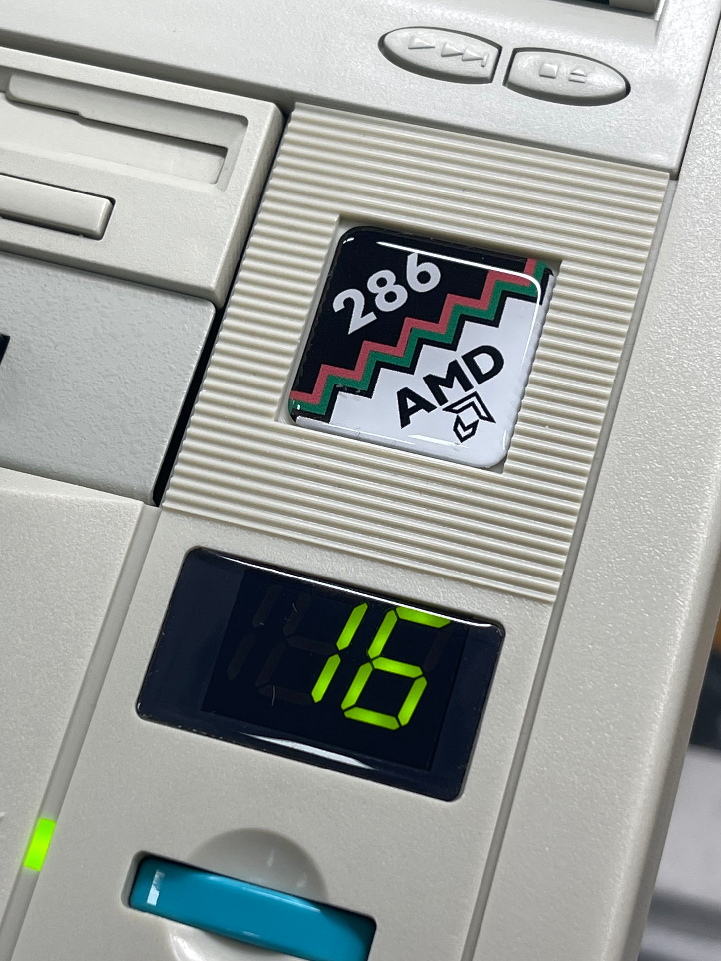 286 AMD "Zig-Zag" Case Badge Sticker DOMED