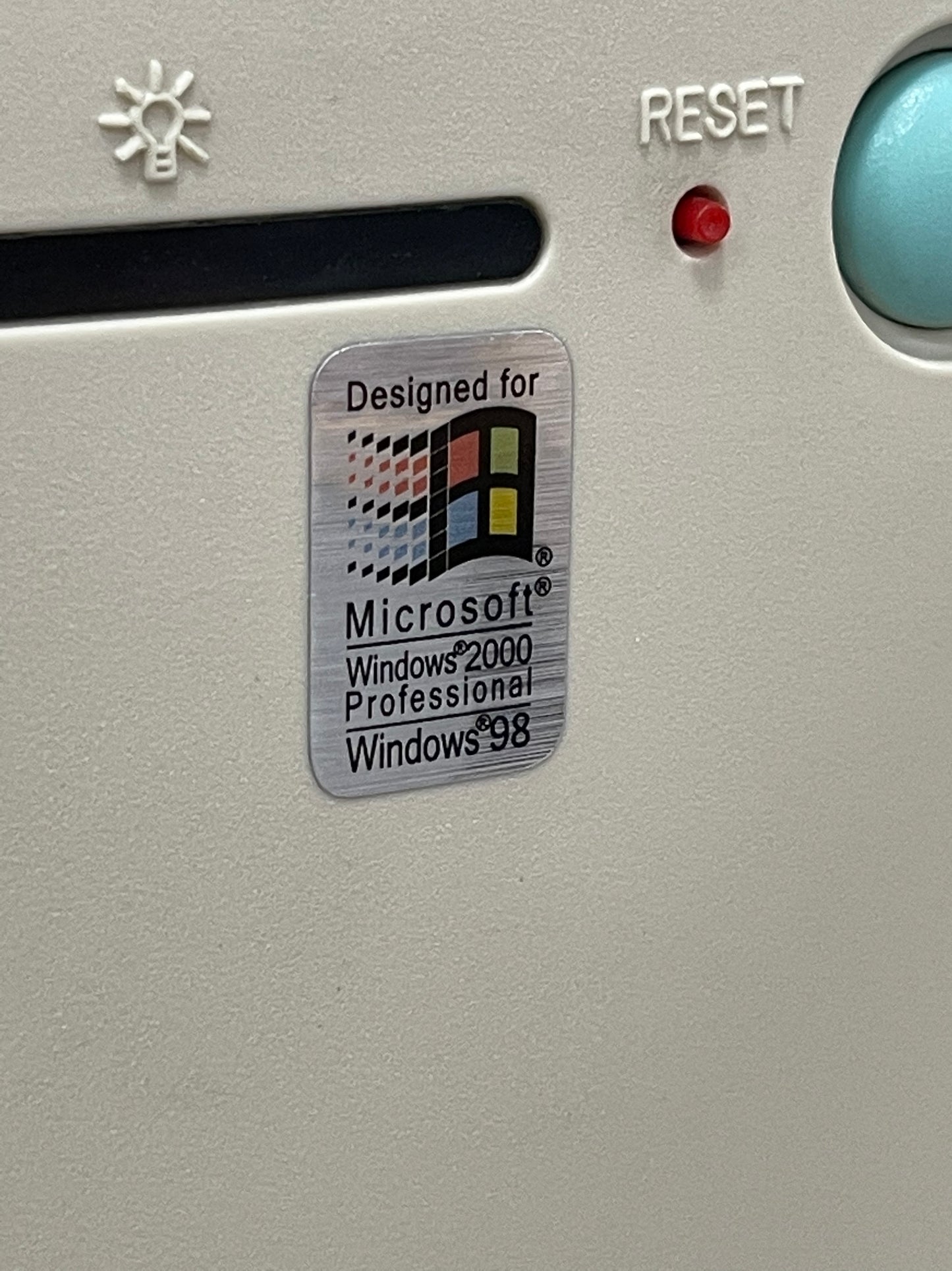 Windows 98 / 2000 Pro Case Badge Sticker - Metallic